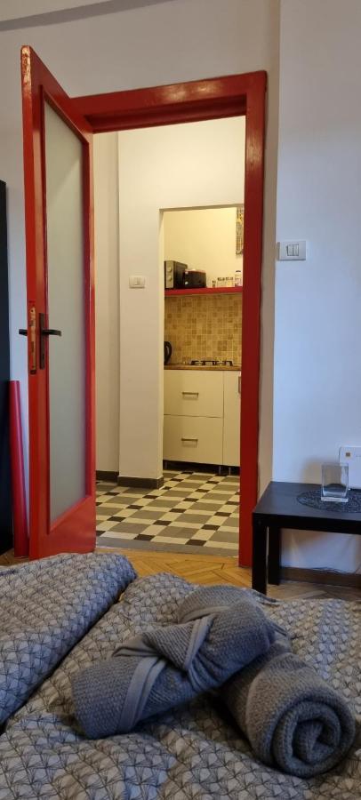 Appartamento Alt Studio Bucarest Esterno foto