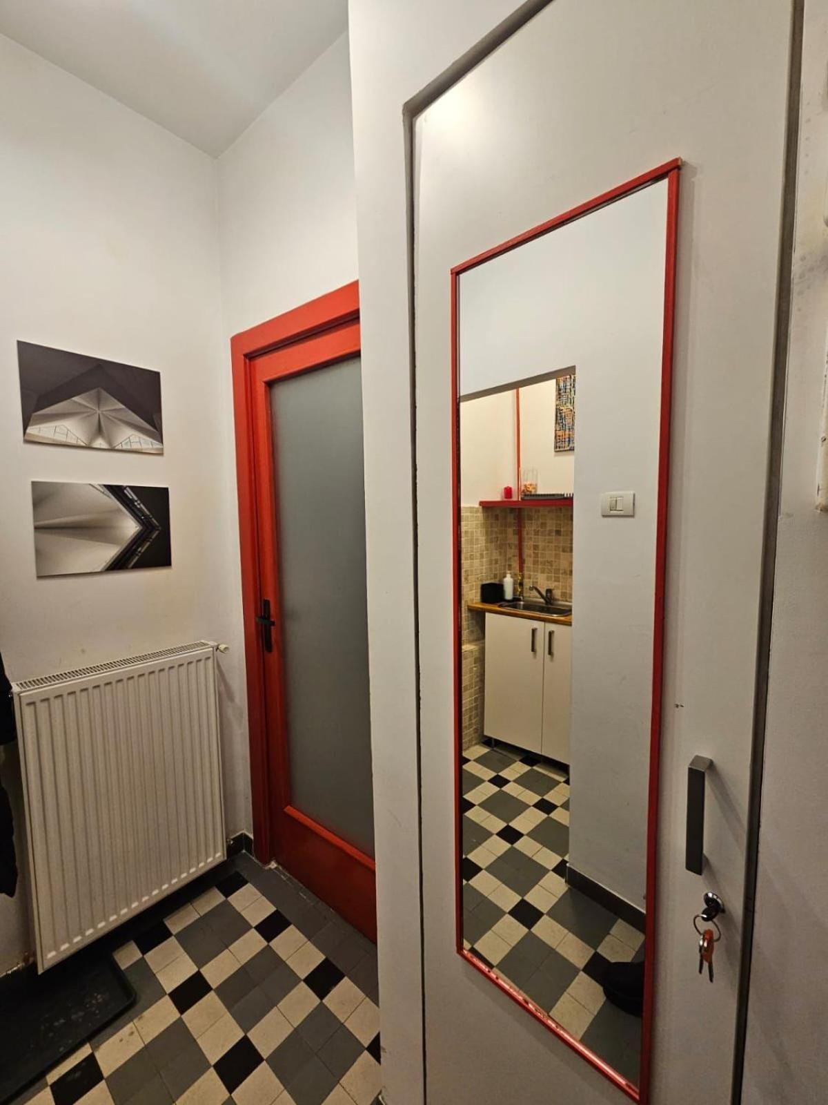 Appartamento Alt Studio Bucarest Esterno foto