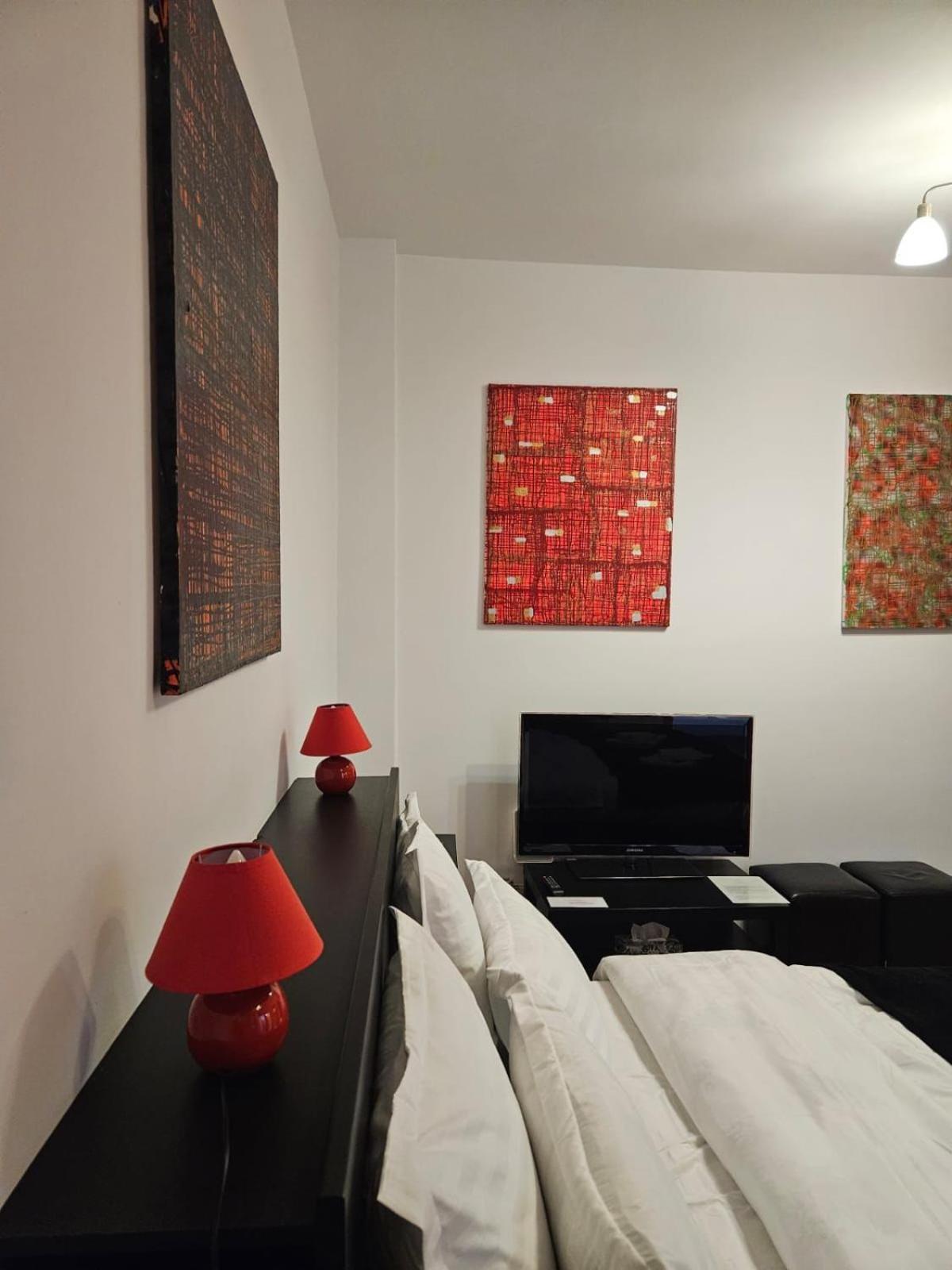 Appartamento Alt Studio Bucarest Esterno foto